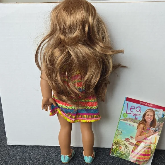 American Girl Doll Lea With Book - Picture 7 of 14